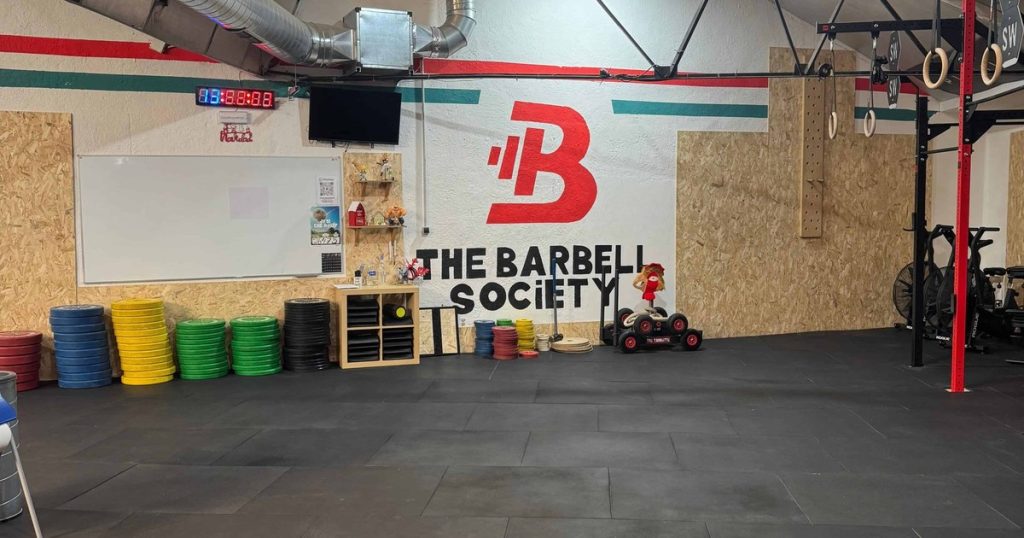 Vista frontal del box de cross training The Barbell Society en Madrid