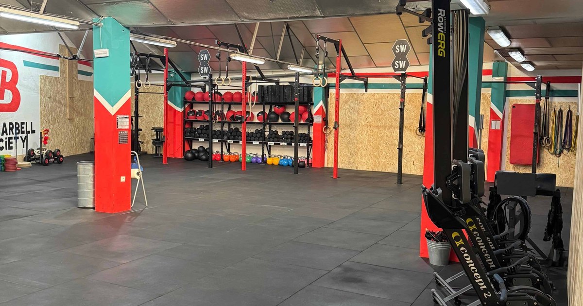 Interior del box The Barbell Society en Madrid, precio de entrenar cross training